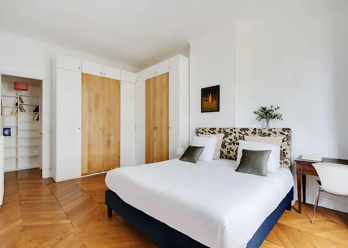 Luxury 4br-8p-eiffel Tower