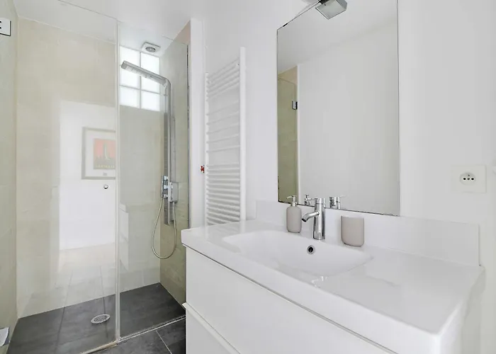 Luxury 4br-8p-eiffel Tower