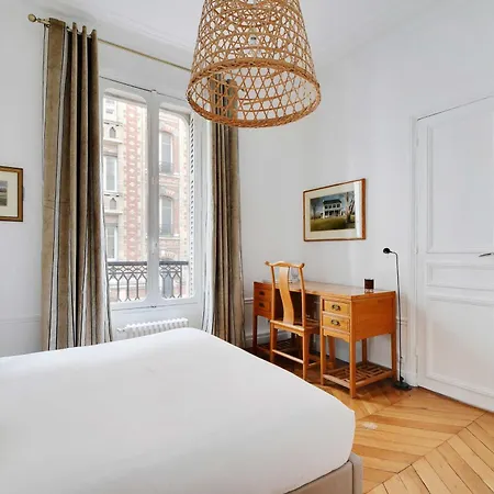 Daire Luxury 4br-8p-eiffel Tower