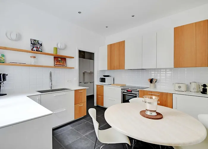 Luxury 4br-8p-eiffel Tower Apartman