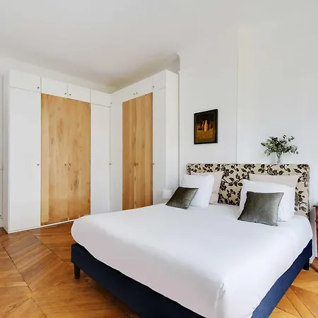 Luxury 4br-8p-eiffel Tower