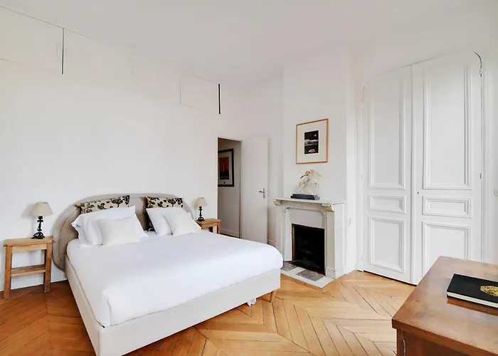 Luxury 4br-8p-eiffel Tower Апартаменты Париж